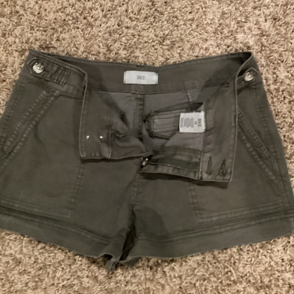 Buckle BKE army green shorts - size 29 - Picture 2 of 4